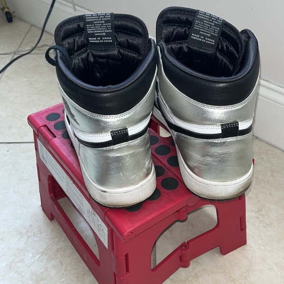 MENS/WOMENS AIR JORDAN 1 SIZE 13 “SILVER TOE” (AS IS) - Picture 4 of 7